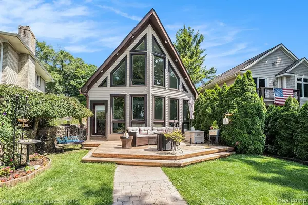 Clarkston, MI 48348,8763 Lakeview Boulevard