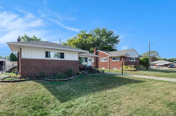 Dearborn Heights, MI 48127,8725 LOCHDALE Street