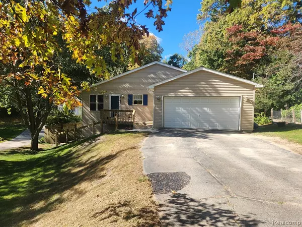 4102 LINK Drive, Brighton, MI 48114