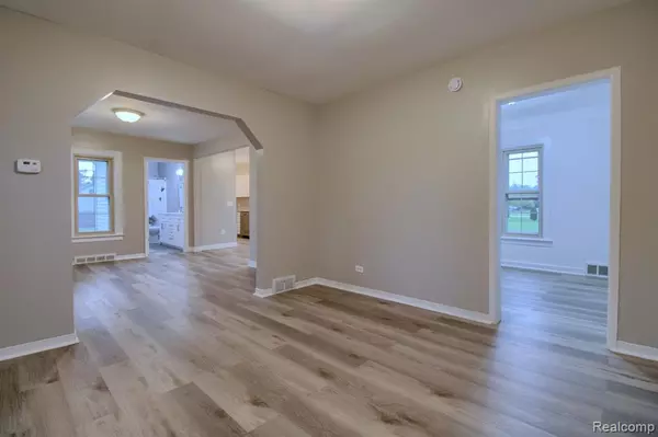 New Boston, MI 48164,36868 VIOLET Street