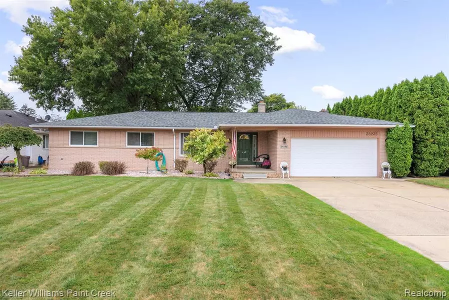 38235 SANTA ANNA Street, Clinton Twp, MI 48036