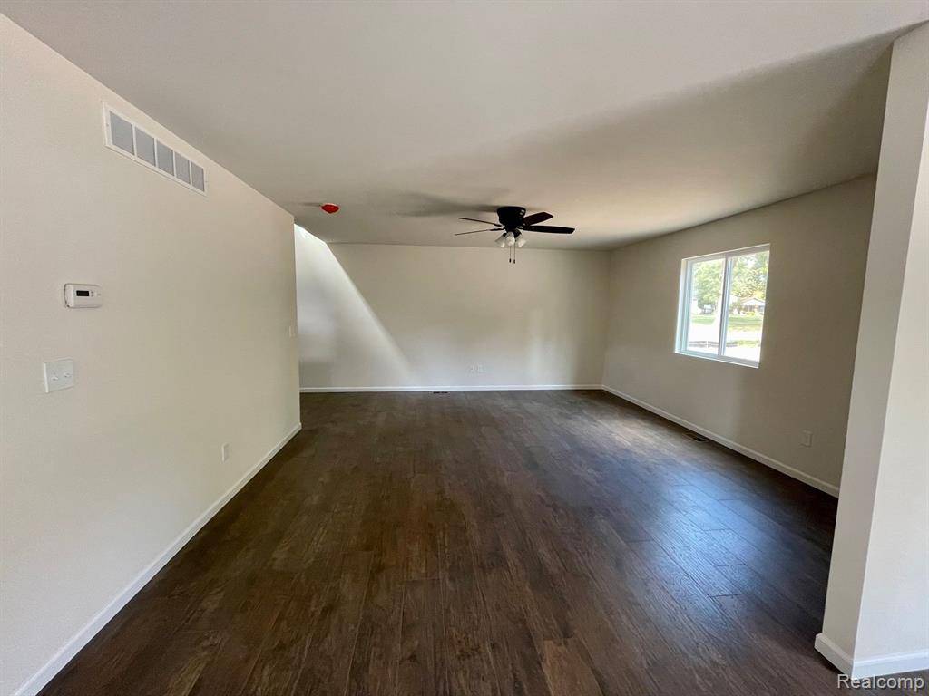 Waterford, MI 48329,3995 Lotus Landing Circle