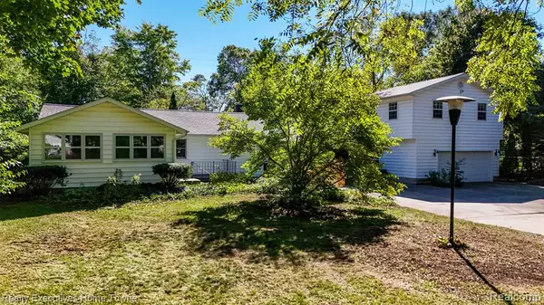 Fort Gratiot, MI 48059,2701 GRACE Road