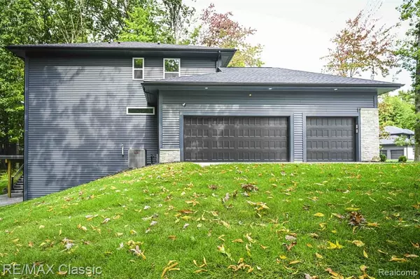 Clarkston, MI,6535 CAMBRIDGE Circle