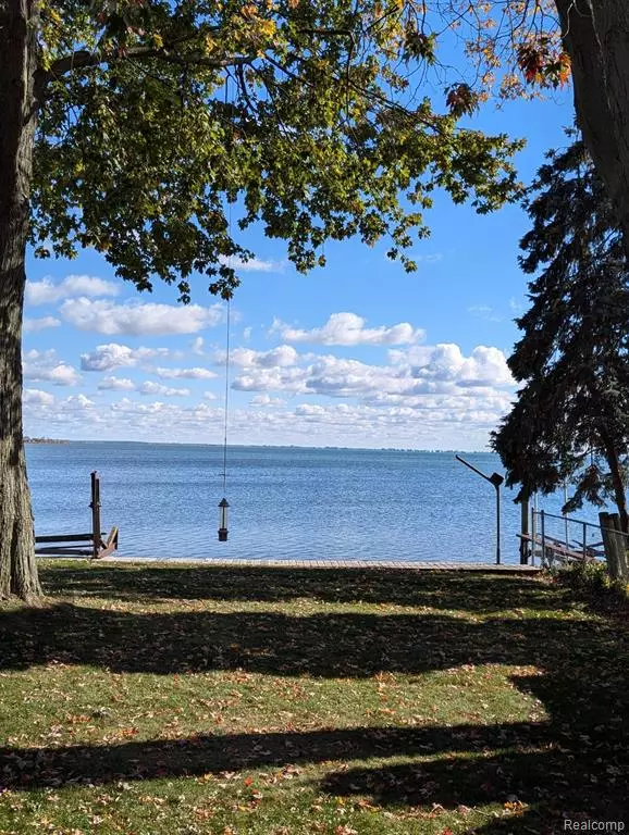 Harrison Township, MI,39440 LAKESHORE Drive