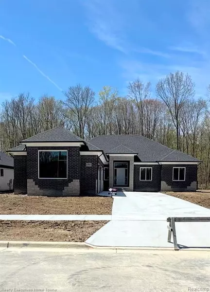 67831 ASHLEY Avenue, Richmond, MI 48062