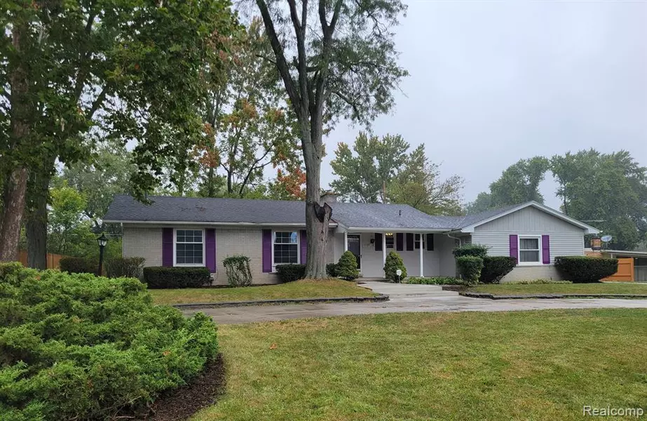 31990 NOTTINGWOOD Street, Farmington Hills, MI 48334