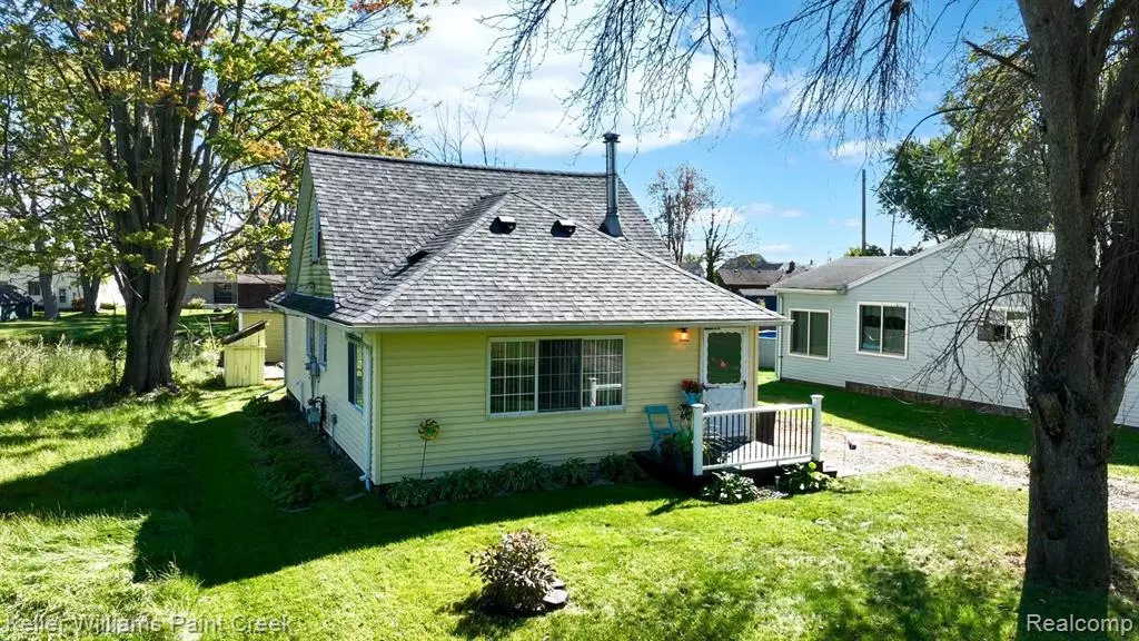 5599 E RIVER Road, East China, MI
