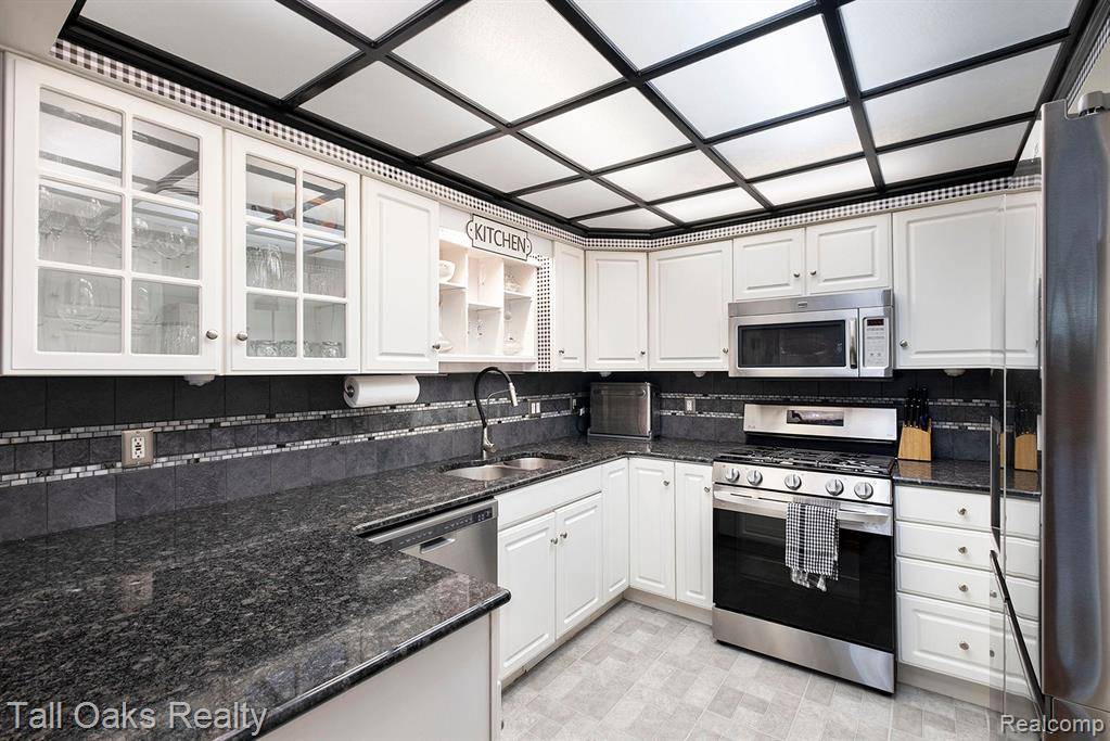 Flushing, MI 48433,8353 APPLE BLOSSOM Lane