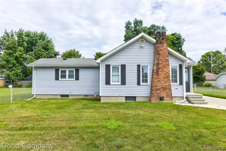 1915 E 10 MILE Road, Royal Oak, MI 48067