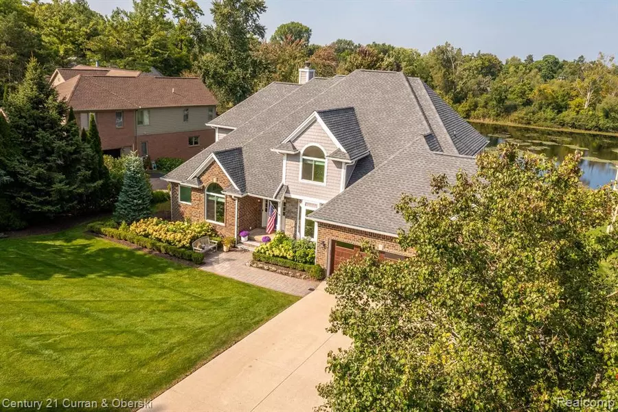 7064 CEDARBANK Drive, West Bloomfield, MI 48324