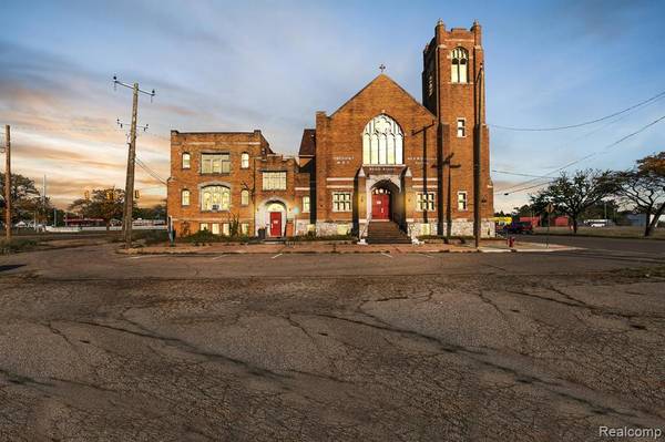 7000 W CHICAGO, Detroit, MI 48204