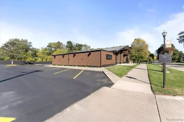 Grosse Ile, MI 48138,7560 MACOMB Street