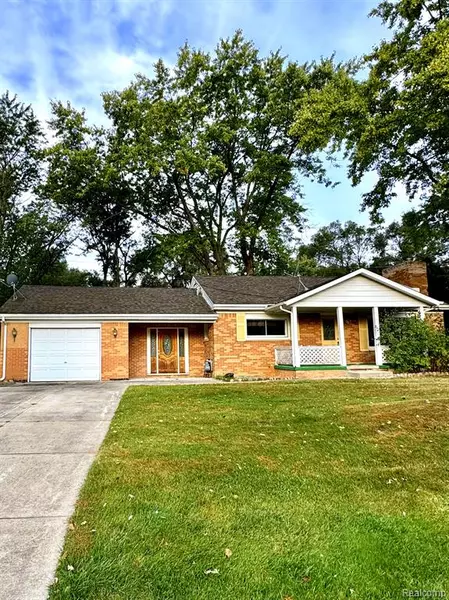 5215 CLINTONVILLE Road, Clarkston, MI