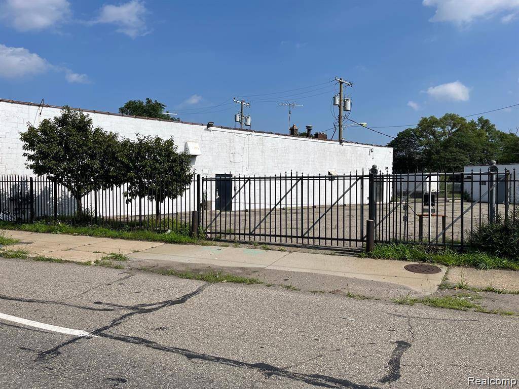 Hamtramck, MI 48212,5186 E DAVISON Street