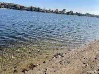 758 BAY POINTE Drive, Oxford, MI 48371