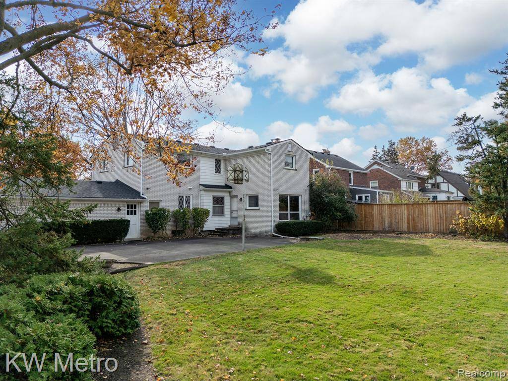Royal Oak, MI 48073,2604 ABERDOVEY Drive