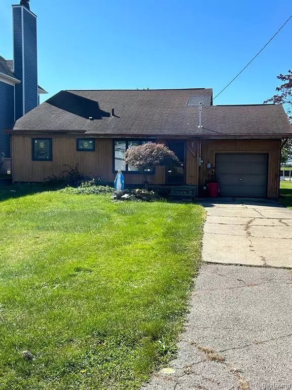Harrison Township, MI,37791 HURON POINTE Drive