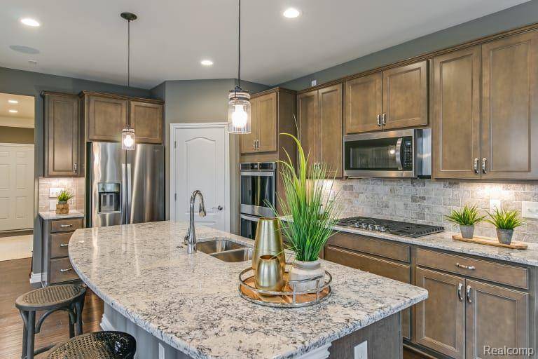 Canton, MI 48188,5113 BARNES Road