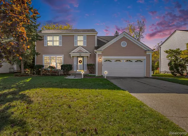 582 WHITNEY Drive, Rochester Hills, MI 48307