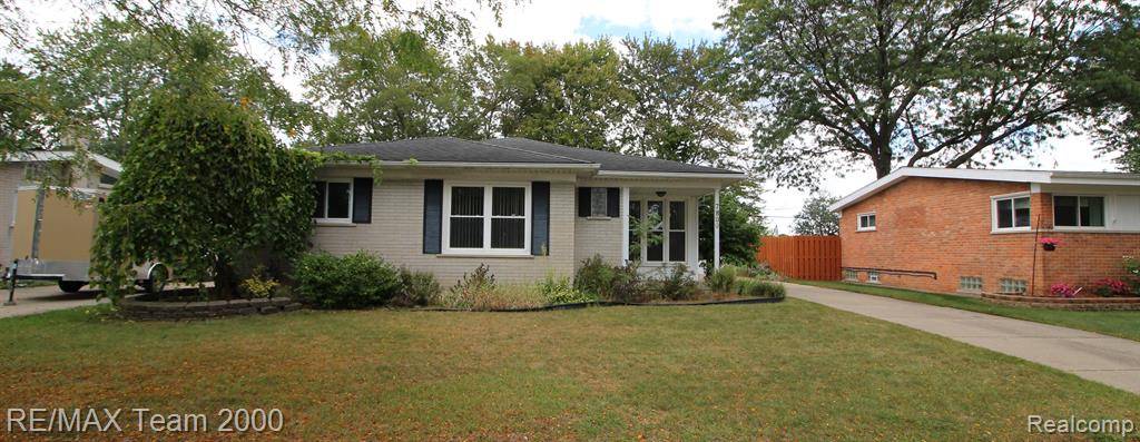 7800 N CHARLESWORTH Street, Dearborn Heights, MI 48127