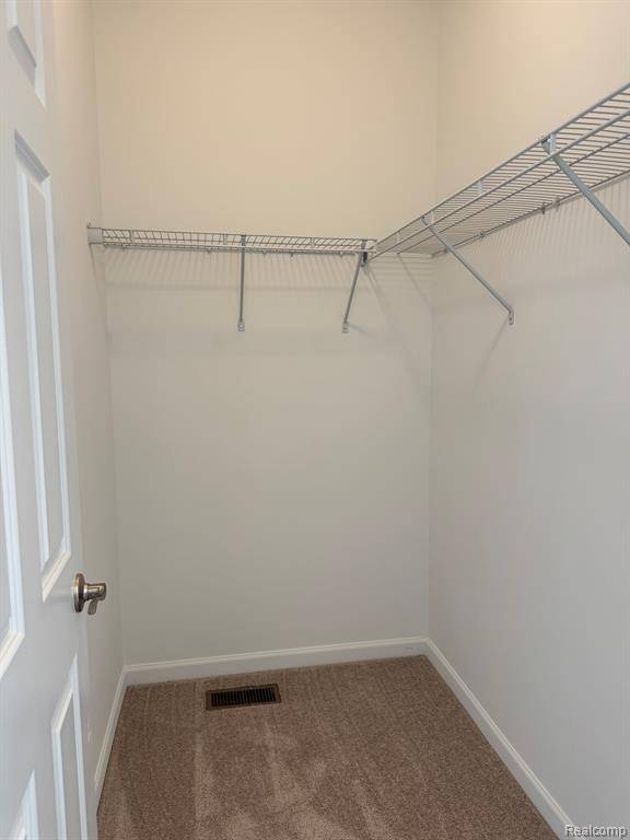 Macomb, MI 48044,45693 BEAUFORT Drive