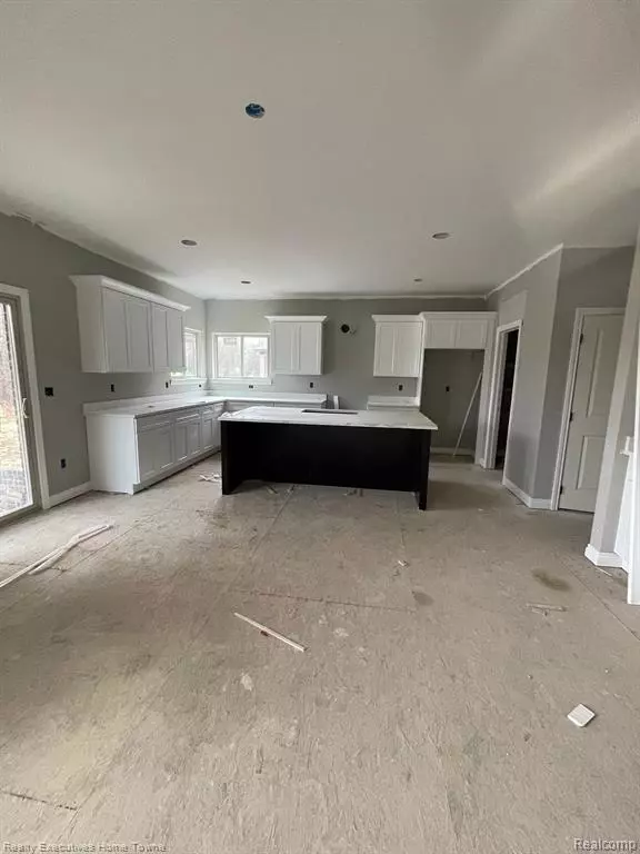 Macomb, MI 48044,45595 SHOAL Drive