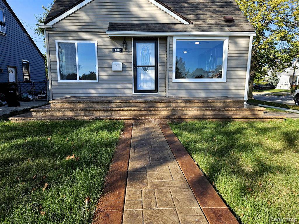14806 EUREKA Road, Southgate, MI 48195