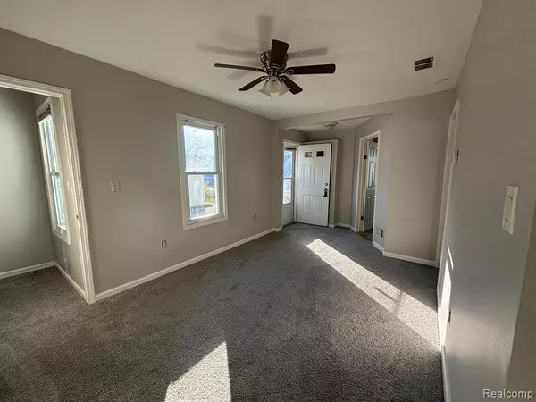 Hazel Park, MI 48030,63 E COY Avenue