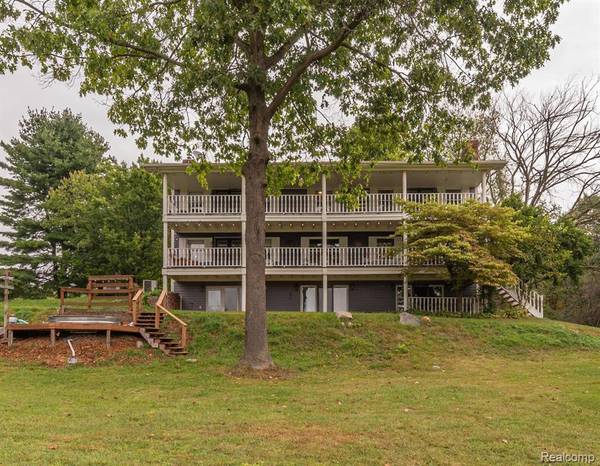 6270 MACK Road, Howell, MI 48855