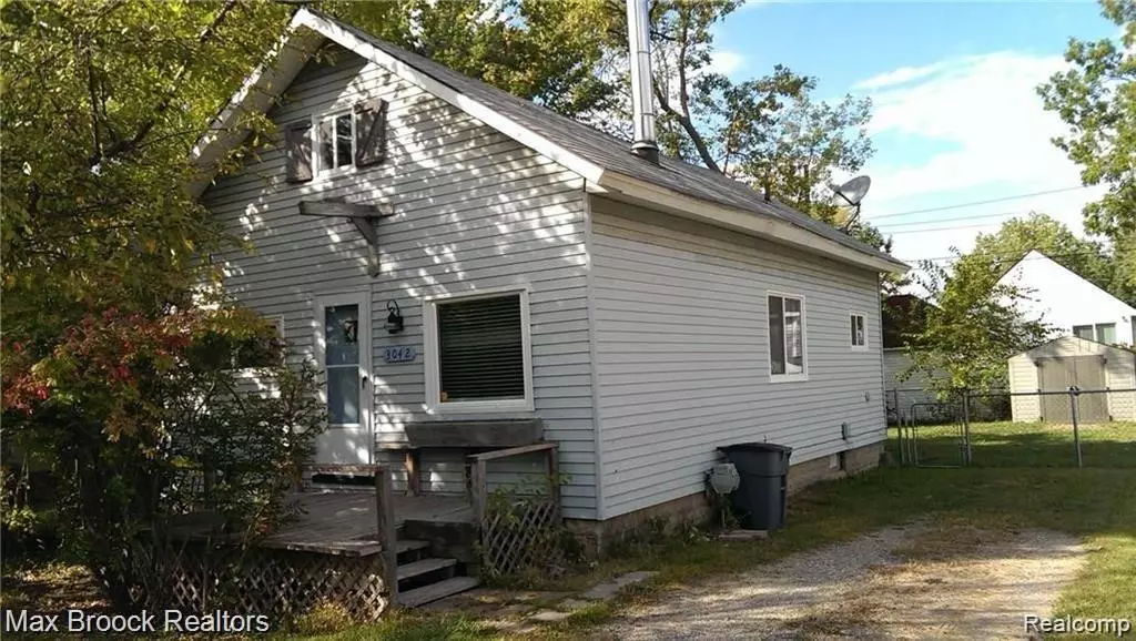 3042 GLENBROKE Street, Keego Harbor, MI 48320