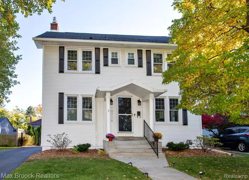 10715 KINGSTON Avenue, Huntington Woods, MI