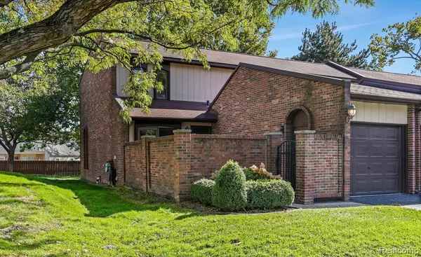 1097 KIRTS Boulevard, Troy, MI 48084