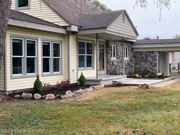 10493 Green Road, Goodrich Vlg, MI