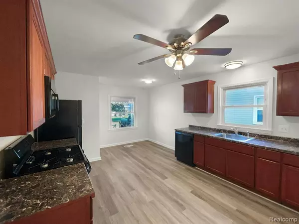 Lincoln Park, MI 48146,449 MAYFLOWER Avenue