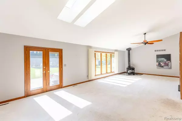 Grosse Ile, MI 48138,7931 STOUT Avenue