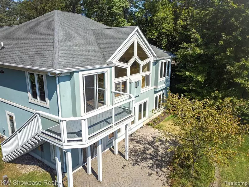 1805 DELMONTE Street, Commerce Twp, MI 48390