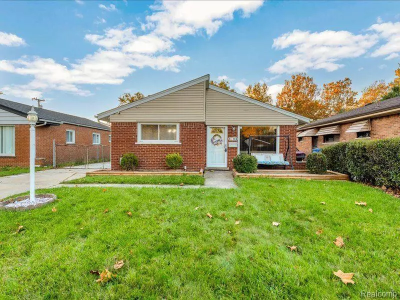 Dearborn Heights, MI 48125,4984 MCKINLEY Street