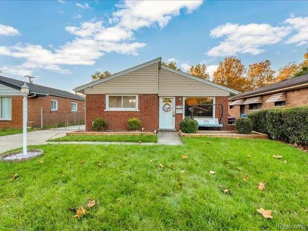 4984 MCKINLEY Street, Dearborn Heights, MI 48125