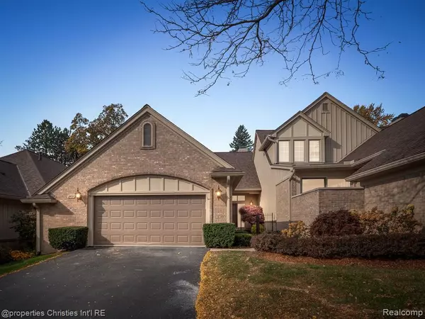 2459 HICKORY GLEN Drive, Bloomfield Hills, MI 48304