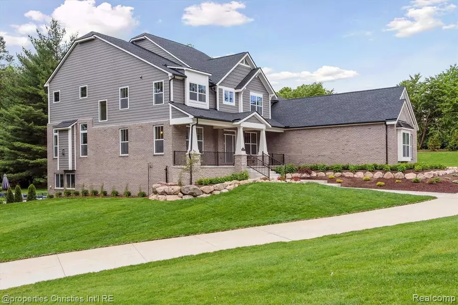 44444 THORNAPPLE Lane, Northville, MI 48168