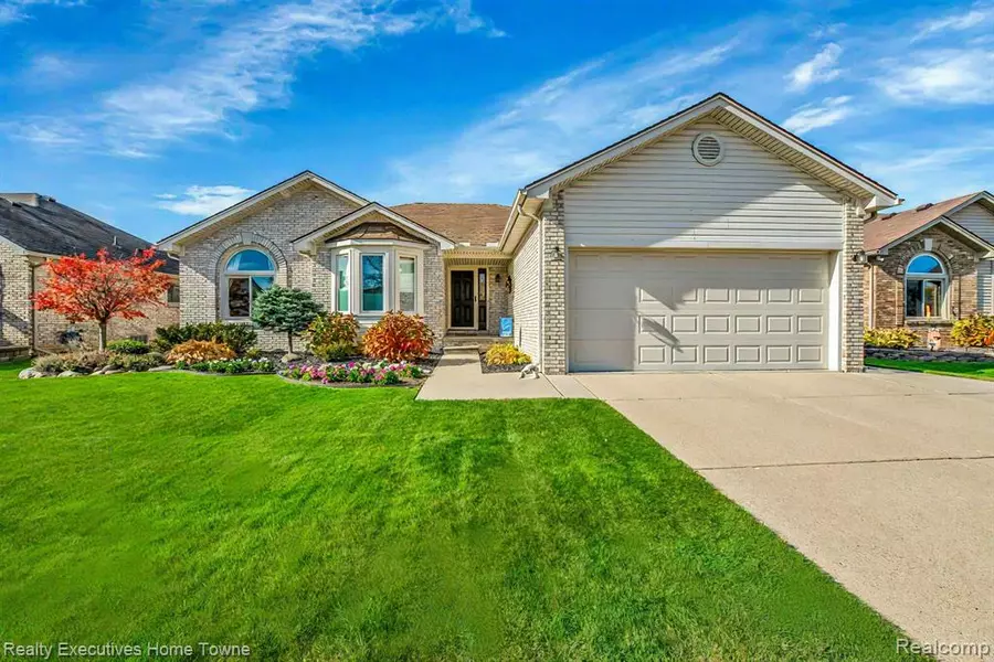 33277 HARRINGTON, Fraser, MI 48026