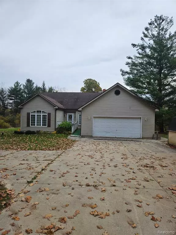 6110 HOLLOW CORNERS,  Dryden,  MI 48428