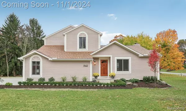 9162 BLUEBERRY HILL Court, Howell, MI 48843