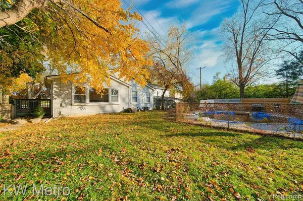 Beverly Hills, MI 48025,31129 FAIRFAX Avenue