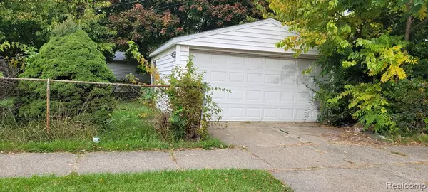 Harper Woods, MI 48225,19015 ROSCOMMON Street