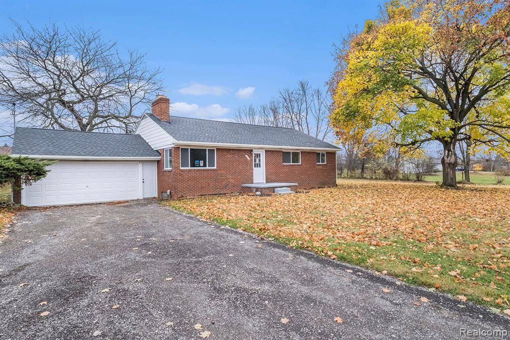 Flint, MI 48532,7033 BEECHER Road