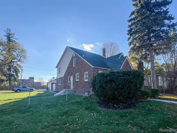 Eastpointe, MI 48021,15744 CRESCENTWOOD Avenue