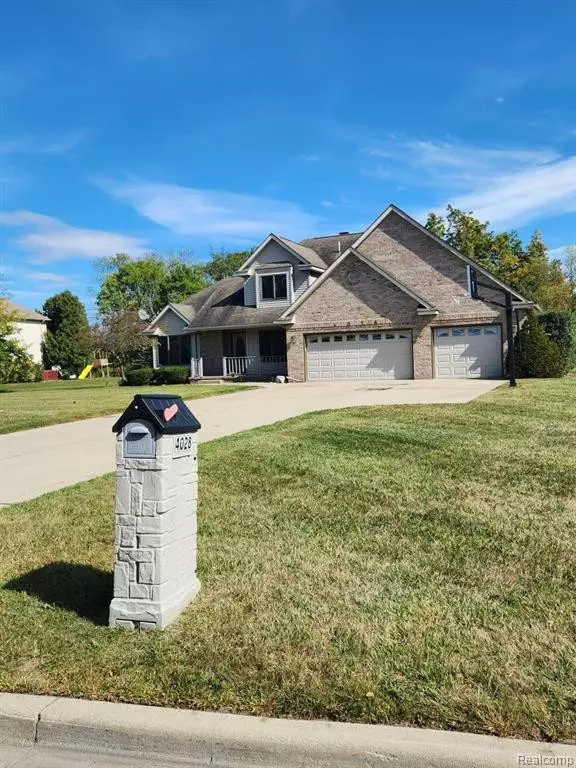 4028 AUTUMN Ridge, Saginaw, MI 48603