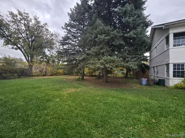 Dearborn Heights, MI 48125,4685 GERTRUDE Street